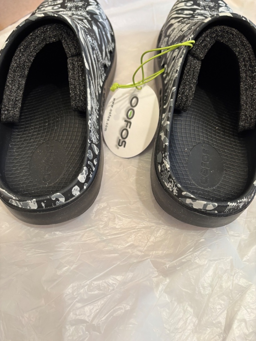 NWT OOFOS Limited Edition Oocloog - Picture 5 of 7